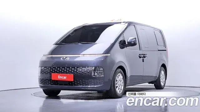 Hyundai Staria 2023 — Photo 22/30