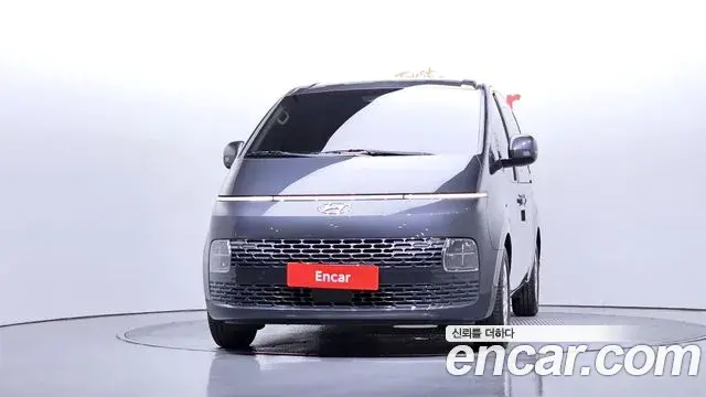 Hyundai Staria 2023 — Photo 28/30