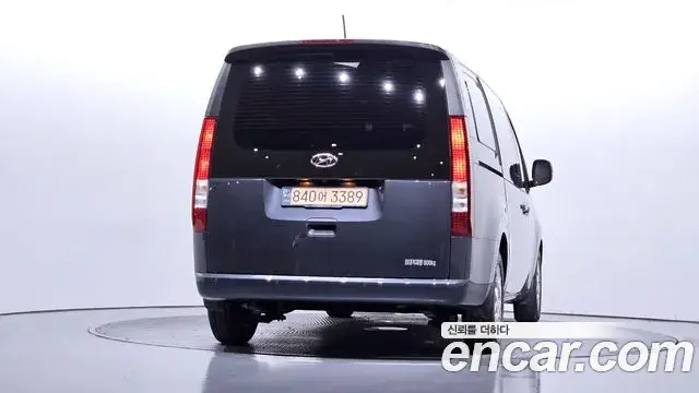 Hyundai Staria 2023 — Photo 13/30