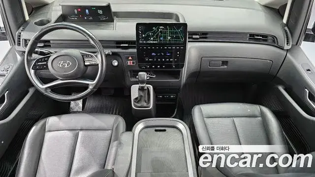 Hyundai Staria 2023 — Photo 12/30