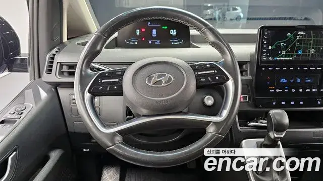 Hyundai Staria 2023 — Photo 23/30
