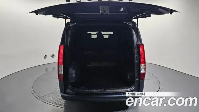 Hyundai Staria 2023 — Photo 30/30