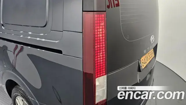 Hyundai Staria 2023 — Photo 18/30