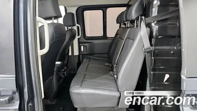 Hyundai Staria 2023 — Photo 5/30