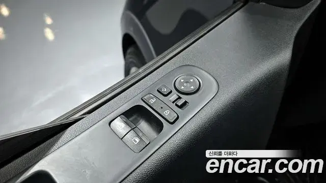 Hyundai Staria 2023 — Photo 4/30