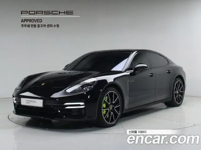 Porsche Panamera 2023 — Photo 1/20