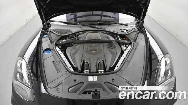 Porsche Panamera 2023 — Photo 13/20