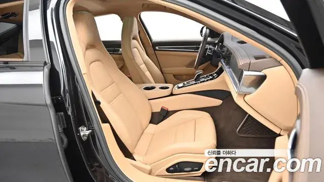 Porsche Panamera 2023 — Photo 16/20