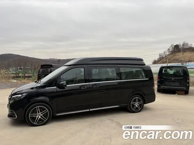 Mercedes-Benz V-Class 2025 — Photo 12/17