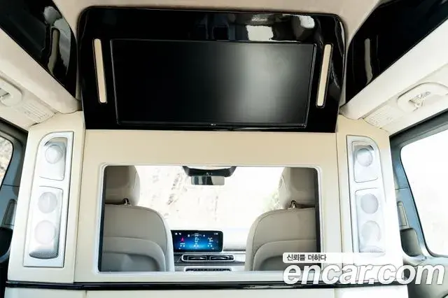 Mercedes-Benz V-Class 2025 — Photo 14/17