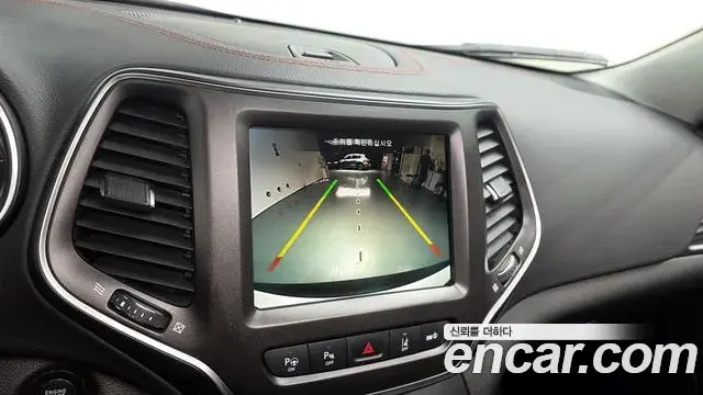 Jeep Cherokee 2021 — Şəkil 14/30