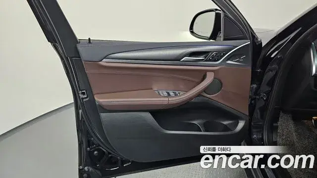 BMW X4 2021 — Şəkil 23/32