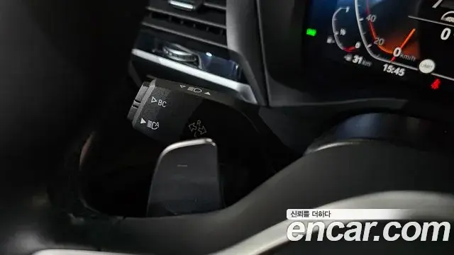 BMW X4 2021 — Şəkil 29/32