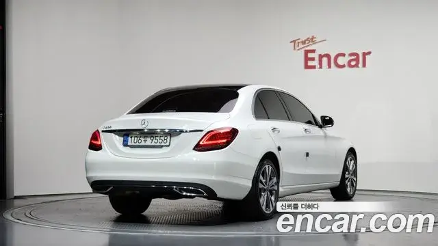 Mercedes-Benz C-Class 2020 — Фото 2/20