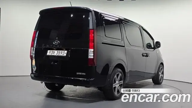 Hyundai Staria 2021 — Фото 2/20
