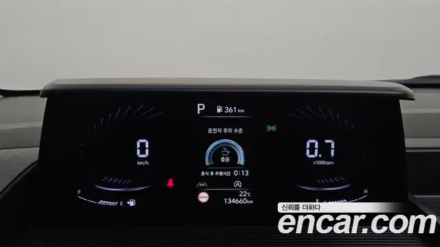 Hyundai Staria 2021 — Фото 8/20