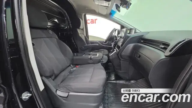 Hyundai Staria 2021 — Фото 10/20