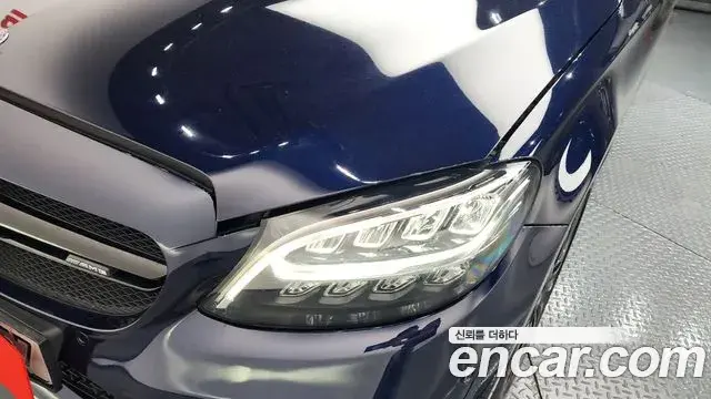 Mercedes-Benz C-Class 2019 — ფოტო 7/33