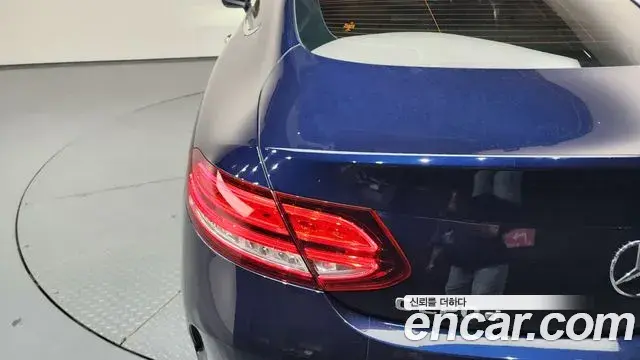 Mercedes-Benz C-Class 2019 — ფოტო 8/33