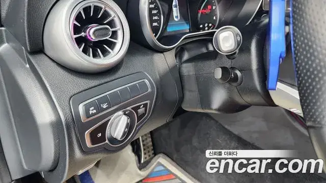 Mercedes-Benz C-Class 2019 — ფოტო 23/33