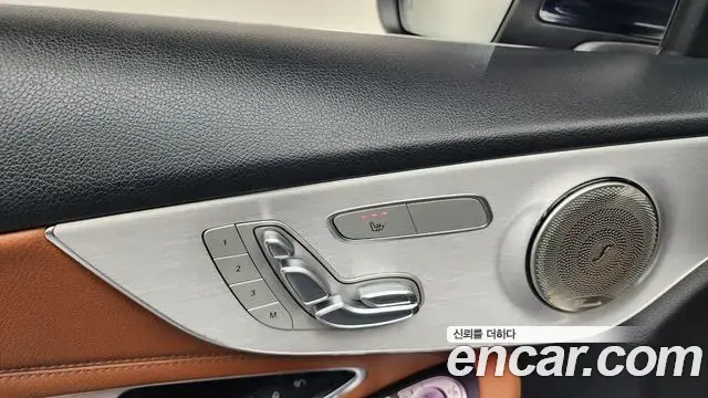 Mercedes-Benz C-Class 2019 — ფოტო 18/33