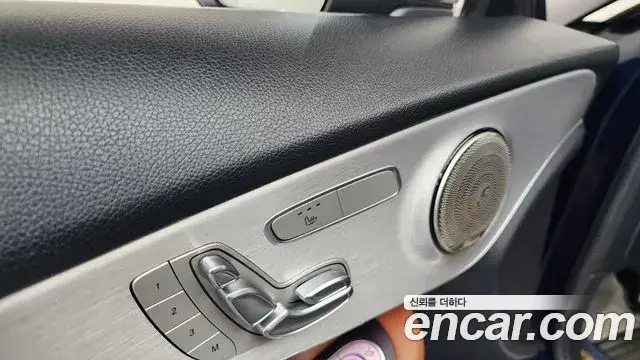 Mercedes-Benz C-Class 2019 — ფოტო 2/33