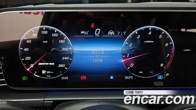 Mercedes-Benz GLE-Class 2024 — Photo 28/33