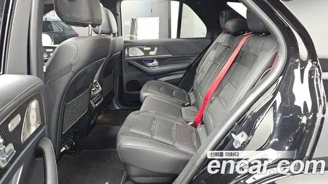 Mercedes-Benz GLE-Class 2024 — Photo 30/33