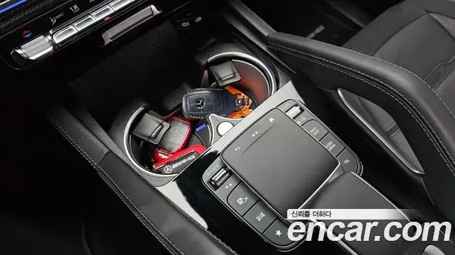 Mercedes-Benz GLE-Class 2024 — Photo 3/33