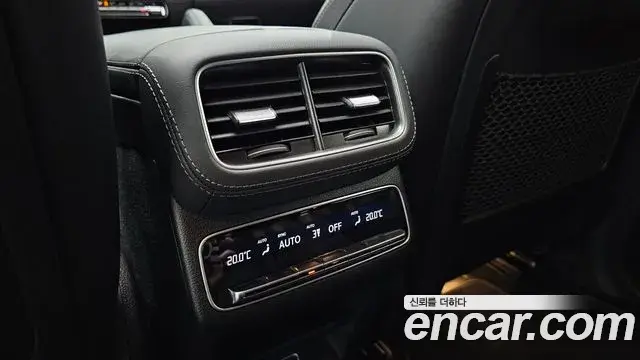 Mercedes-Benz GLE-Class 2024 — Photo 4/33