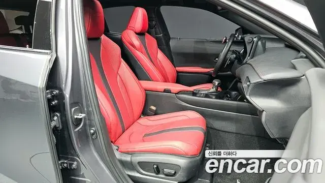 Lexus UX250h 2023 — ფოტო 24/30