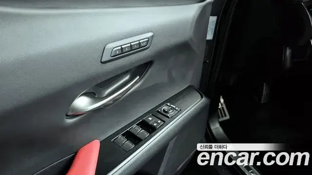 Lexus UX250h 2023 — ფოტო 28/30