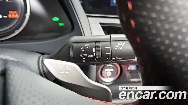 Lexus UX250h 2023 — ფოტო 19/30