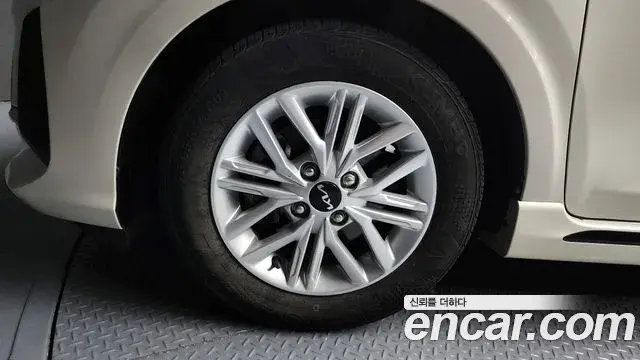 Kia Morning Urban 2023 — Şəkil 9/31