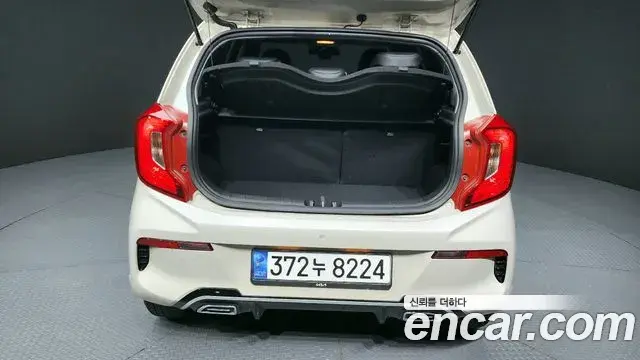 Kia Morning Urban 2023 — Şəkil 17/31