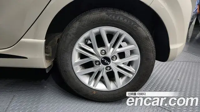 Kia Morning Urban 2023 — Şəkil 31/31