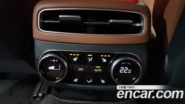 Genesis GV70 2021 — Şəkil 26/37