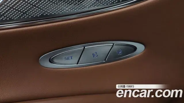 Genesis GV70 2021 — Şəkil 35/37