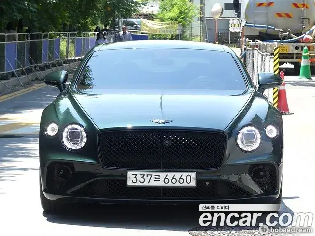 Bentley Continental GT 2019 — ფოტო 14/20