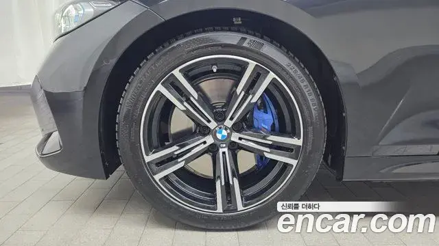 BMW 3 Series 2025 — Photo 10/33
