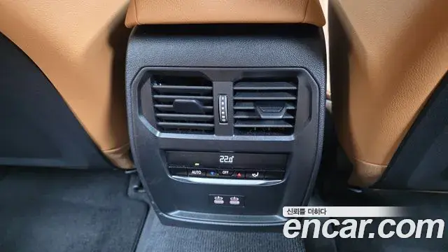 BMW 3 Series 2025 — Photo 11/33