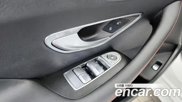 Mercedes-Benz E-Class 2023 — Photo 2/32