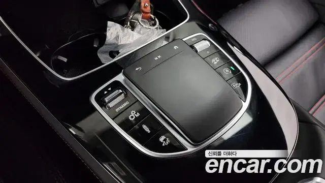 Mercedes-Benz E-Class 2023 — Photo 8/32
