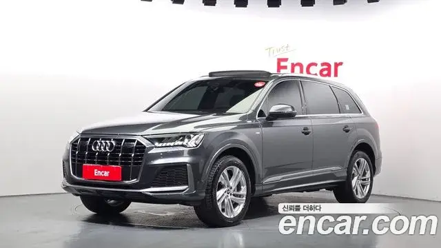 Audi Q7 2022 — Photo 1/20