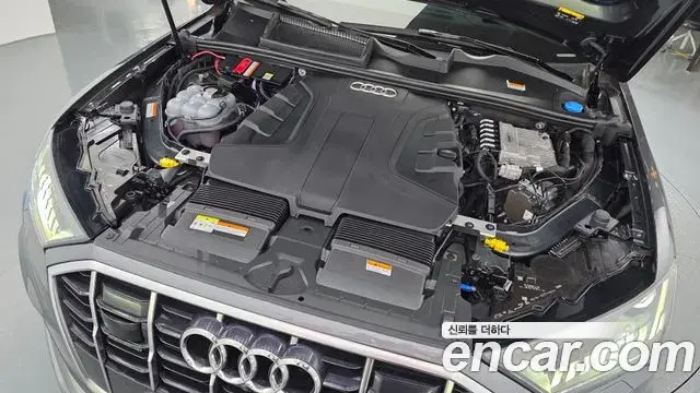 Audi Q7 2022 — Photo 6/20