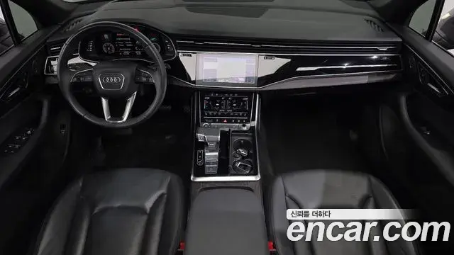 Audi Q7 2022 — Photo 7/20