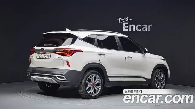Kia Seltos 2020 — ფოტო 5/20