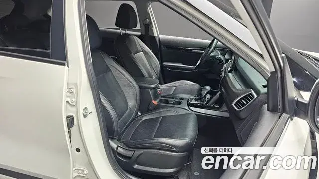 Kia Seltos 2020 — ფოტო 11/20