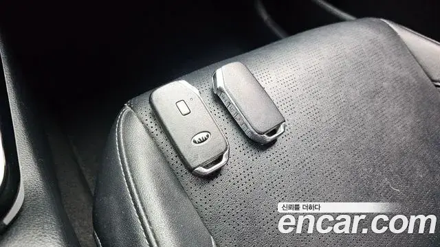 Kia Seltos 2020 — ფოტო 17/20