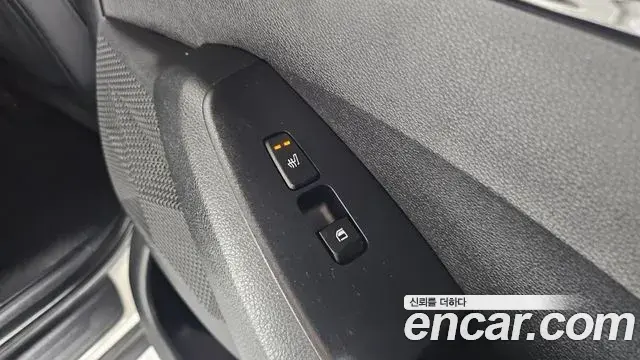 Kia Seltos 2020 — ფოტო 16/20